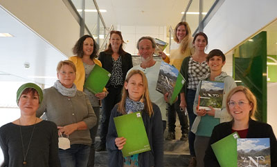 Die Ausbilderinnen Dr. Alexandra Wieshaider und Regina Reiter freuten sich gemeinsam mit WIFI-Produktmanagerin Mag. Adelheid Kühmayer den erfolgreichen Absolventen. Foto: WIFI NÖ Die Ausbilderinnen Dr. Alexandra Wieshaider und Regina Reiter freuten sich gemeinsam mit WIFI-Produktmanagerin Mag. Adelheid Kühmayer den erfolgreichen Absolventen. Foto: WIFI NÖ